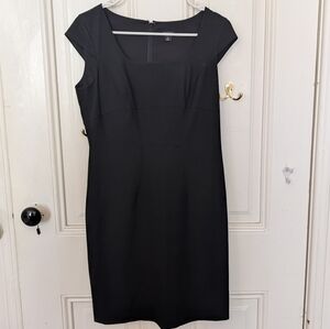 Ann Taylor Petite Cap-Sleeved Sheath Dress (Black, 4P)